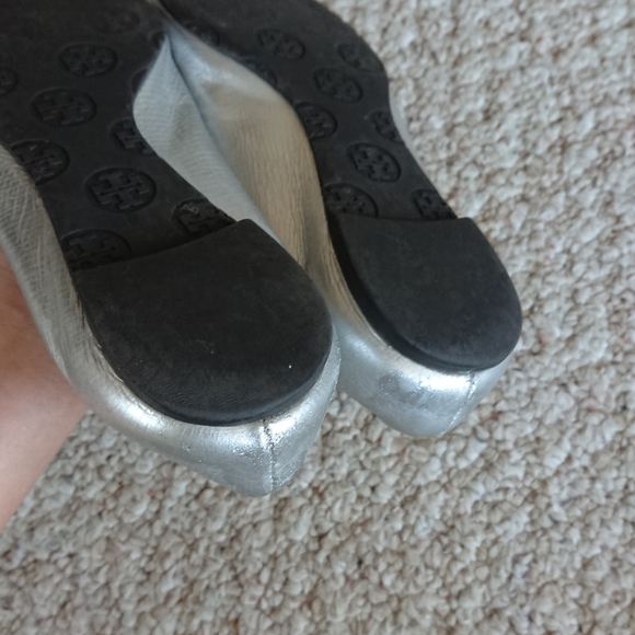 Tory Burch Minnie Travel Leather Ballet Flat size 6 in silver - Picture 8 of 11